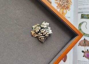 Vintage Napier银色葡萄胸针