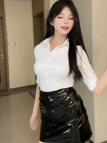 纯欲风御姐OL制服职业装百搭小皮裙短裙两件套修身短袖收腰上衣女