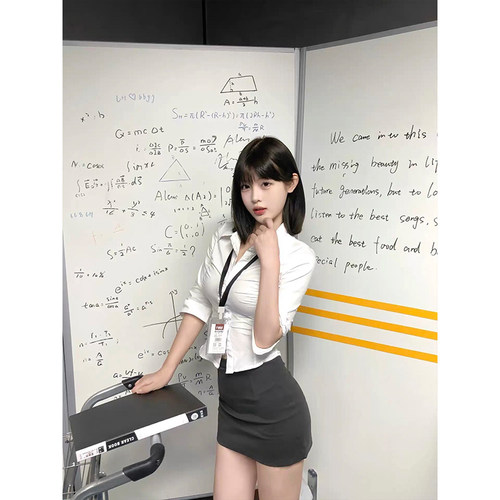 包臀裙套装两件套秋季半袖翻领修身显身材短款五分袖衬衫显瘦半裙