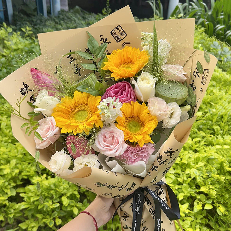 荷花莲蓬花束生日毕业鲜花速递同城配送北京广州深圳杭州南京成都