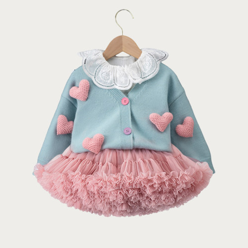 韩版女孩针织开衫春秋款2026新款洋气毛衣女宝宝毛线时尚爱心外套