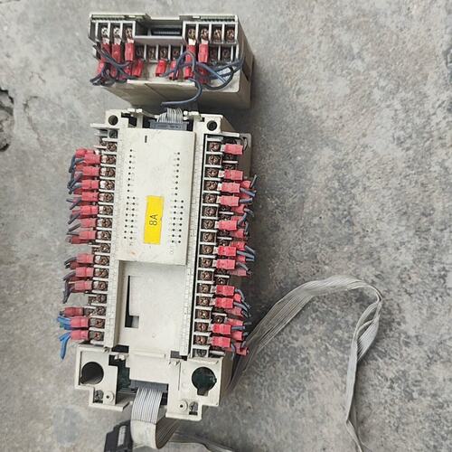 FX2N-48ER，配一个FX2N-16EX-ES（议价）