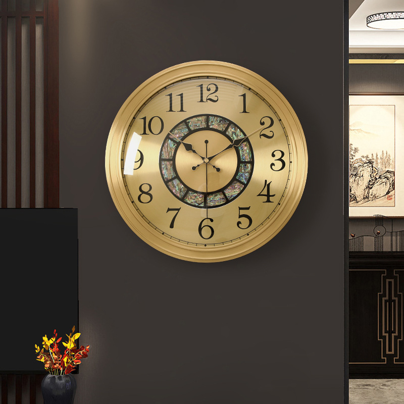 现代简约圆形黄铜挂钟新中式轻奢创意装饰钟表客厅挂墙时钟石英钟