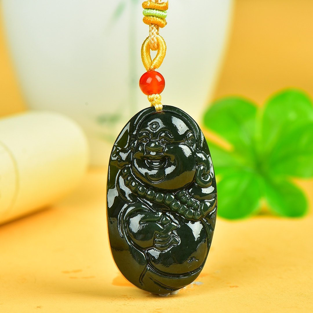 天然新疆和田青玉弥勒佛财神吊坠男款黑青玉精雕送财元宝玉石牌子