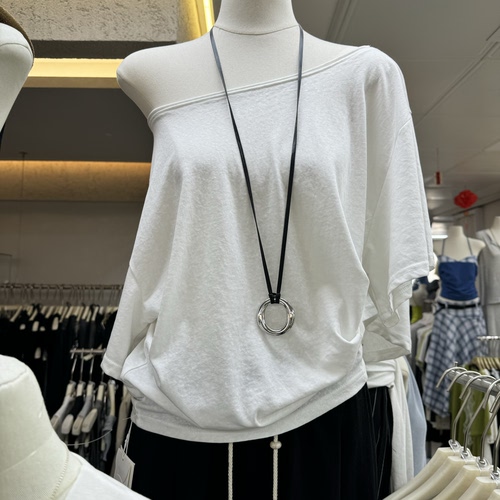 实拍慵懒松弛感韩系简约一字肩短袖T恤女白色宽松百搭露肩上衣