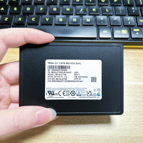 三星PM9A31.92TB固态硬盘U2接口