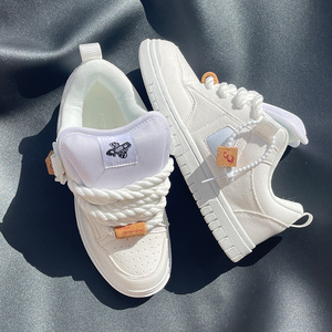 秋冬新款男鞋帆布鞋简约风百搭小白鞋学生鞋面包鞋低帮白色运动鞋