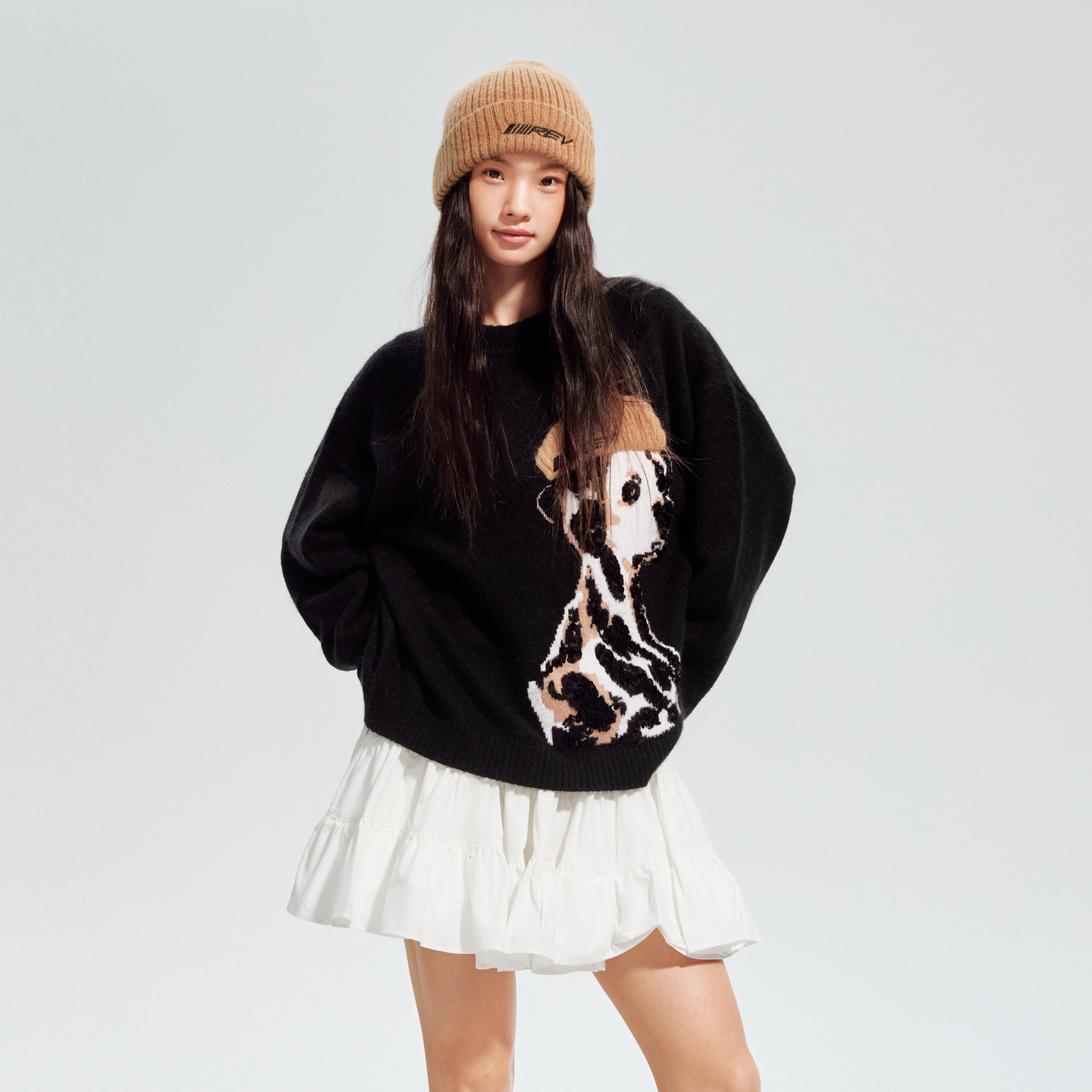 芮范趣味狗狗绣花毛衣