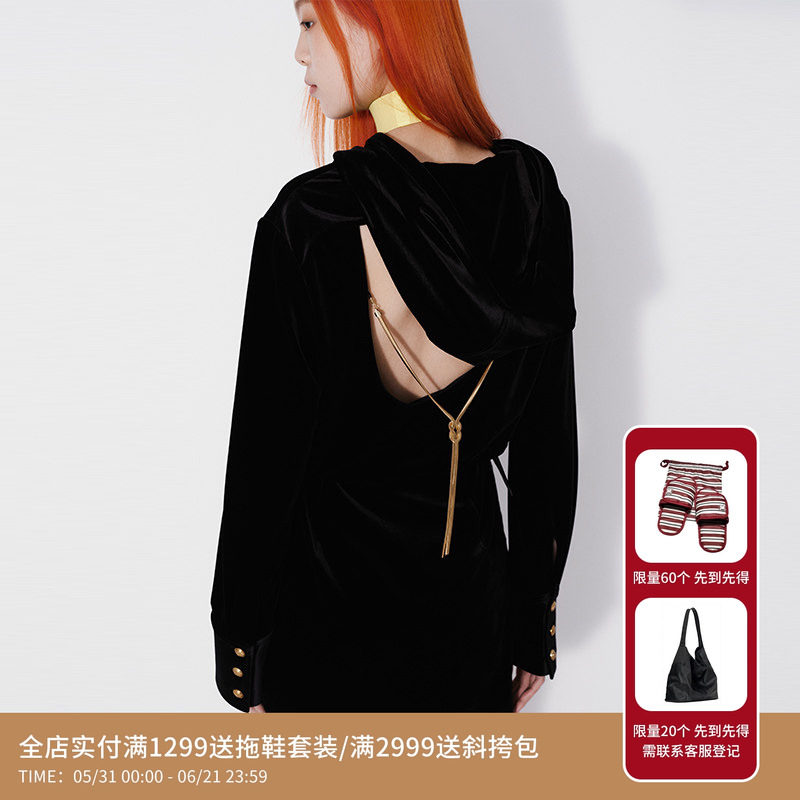 REVAN芮范设计师款MobWife丝绒卫衣连衣裙RM71103124