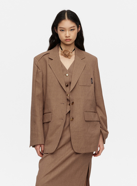 【卢昱晓同款】REVAN芮范摩登西装外套RL10101029