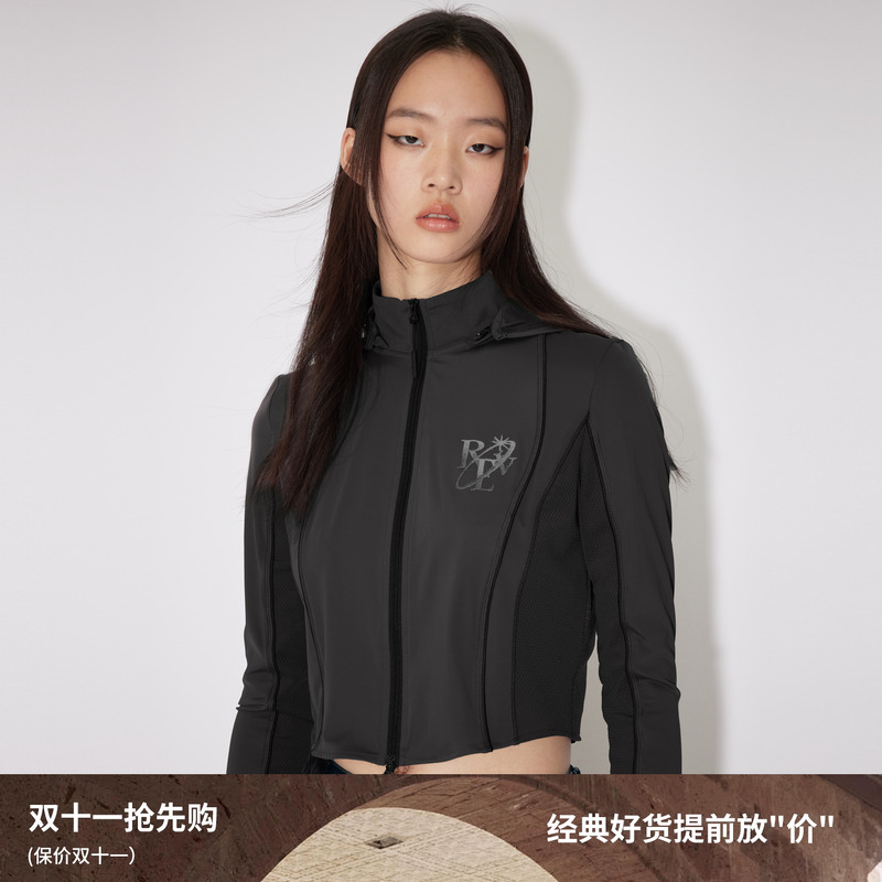 REVAN芮范2024夏季新品设计师款运动风可卸帽子瑜伽服RM30105360