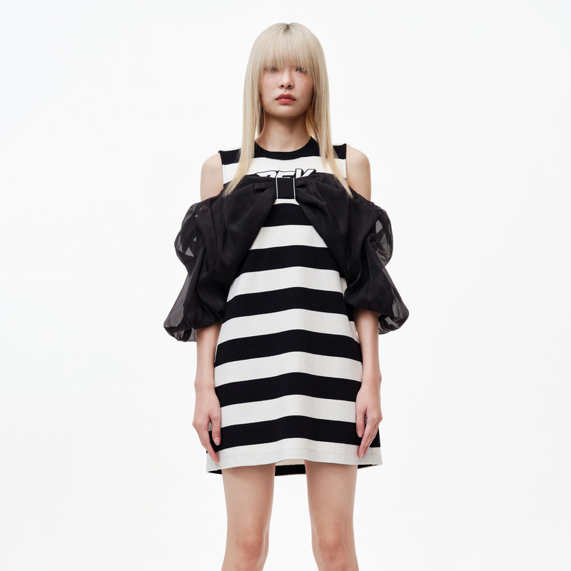 REVAN芮范设计师款甜酷风条纹露肩连衣裙RN31101154