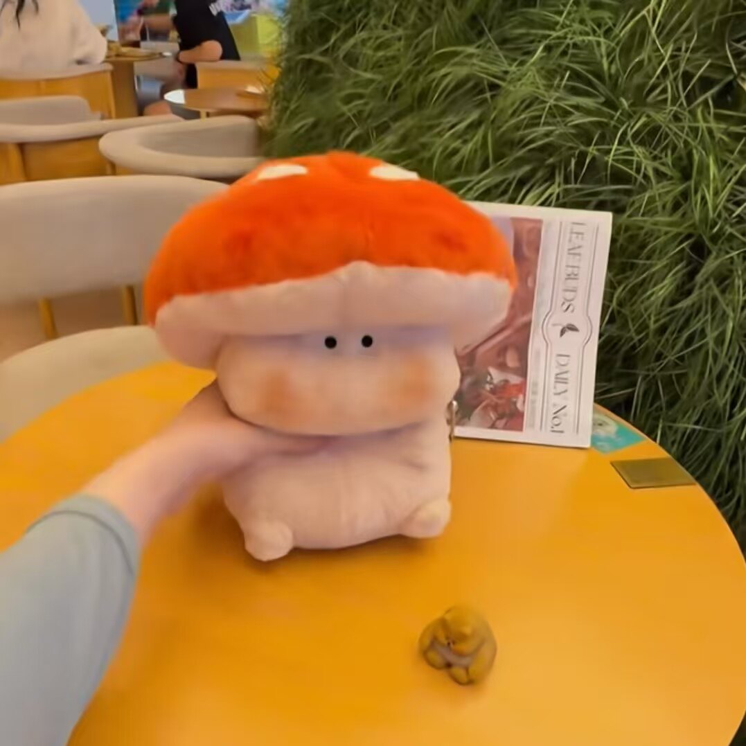 卡通呆萌公仔毛绒玩具可爱萌趣玩偶蘑菇娃娃玩偶陪伴玩具沙发抱枕