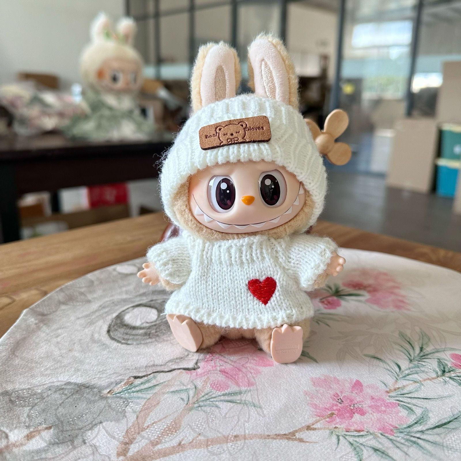 仅娃衣labubu一二三代娃衣拉布布衣服新款爱心毛衣可穿17cm【不含