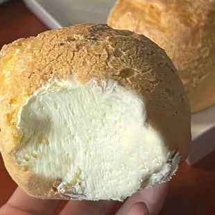 爆浆泡芙牛奶冰淇淋蛋糕点麻薯面包营养早餐小吃网红食品整箱