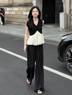 网红同款时尚套装女2025夏法式气质v领小众无袖上衣阔腿裤两件套
