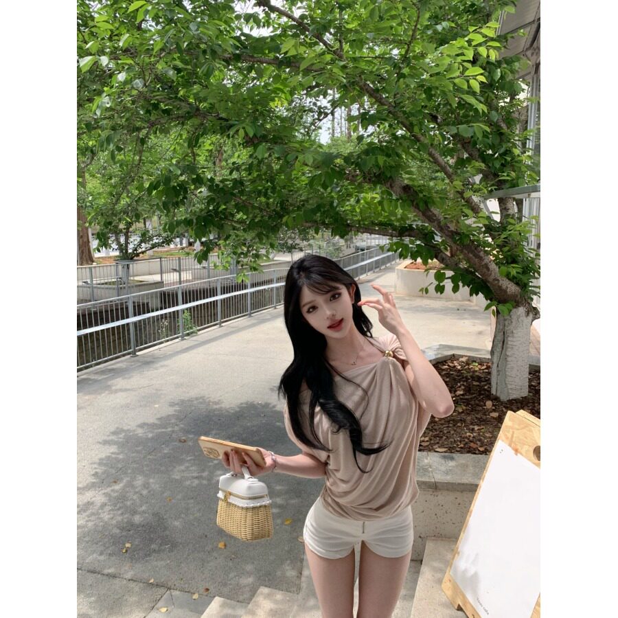 夏季慵懒风露肩金属扣宽松T恤