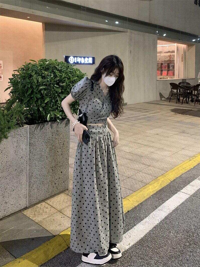 套装裙女夏季法式波点收腰辣妹短款泡泡袖上衣高腰半身长裙两件套