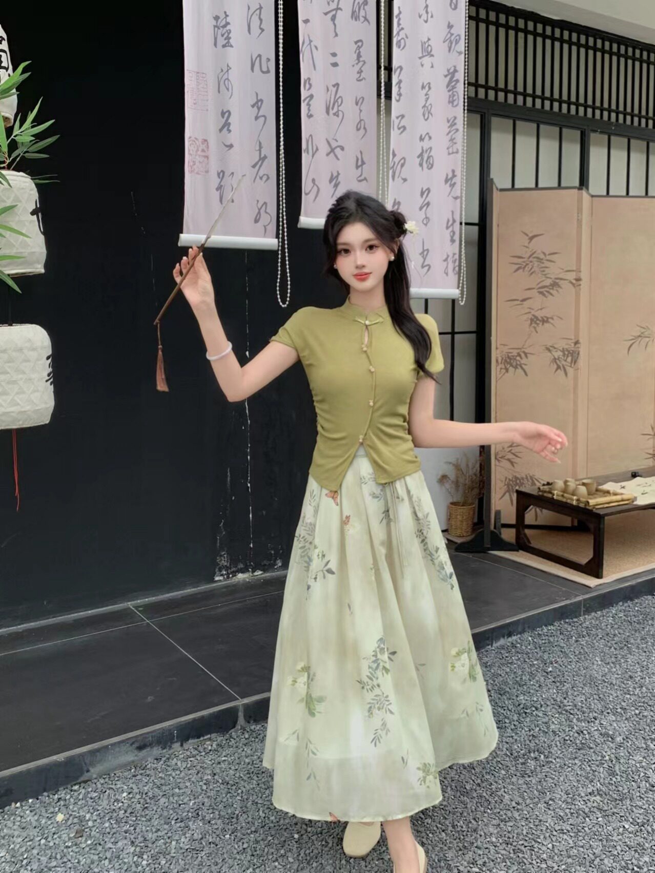 新中式套装女小众镂空盘扣T恤2026年夏季国风印花半身裙两件套