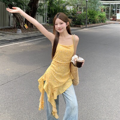 不规则荷叶边碎花黄色吊带背心女夏季外穿海边度假叠穿连衣裙上衣