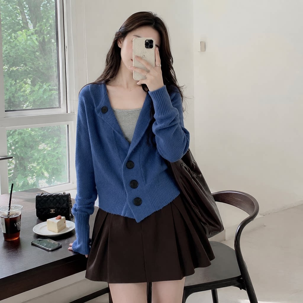 慵懒风蓝色V领针织开衫女显瘦