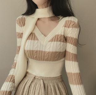 纯欲辣妹v领挂脖上衣女秋冬条纹针织打底衫内搭设计感性感毛衣潮