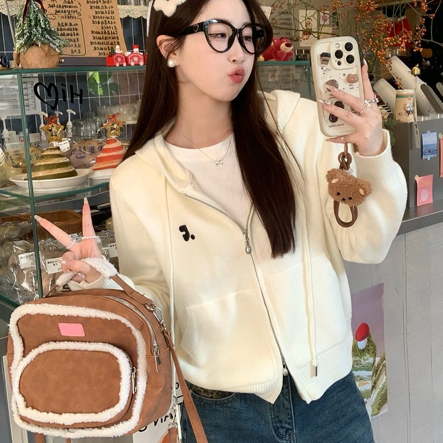 2026新款韩版宽松显瘦百搭圆领长袖女设计感小众甜辣妹小开衫外套