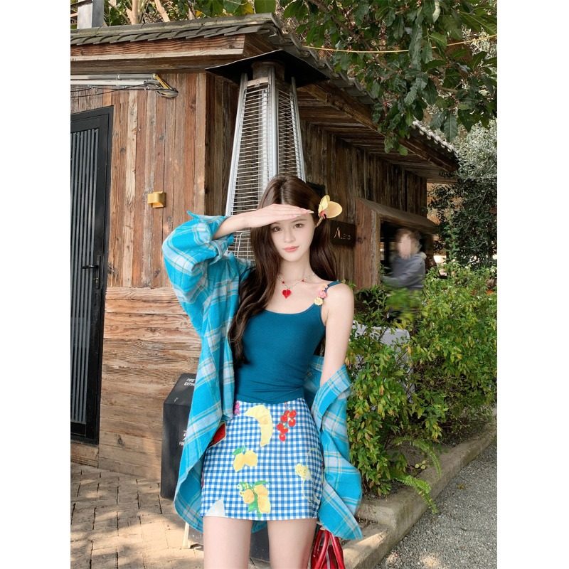 多巴胺吊带背心格子防晒衬衫印花半身裙2026夏季新款时尚三件套女