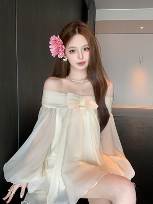 法式纯欲甜辣妹风蝴蝶结雪纺皱露背一字肩蝴蝶结纱长袖上衣女过膝