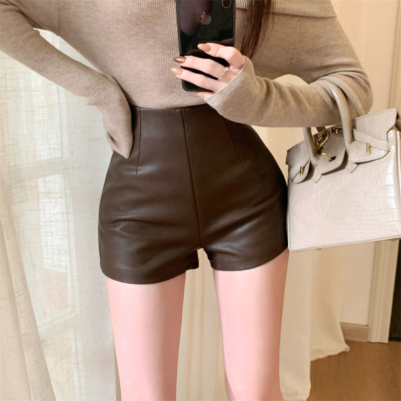 2026新款秋季女皮短裤显瘦弹力包臀紧身超短性感皮热裤百搭靴裤