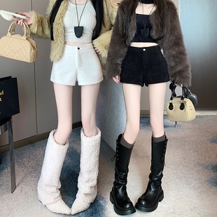 白色加厚保暖短裤女秋冬春季新款小香风A字阔腿裤毛绒绒辣妹靴裤