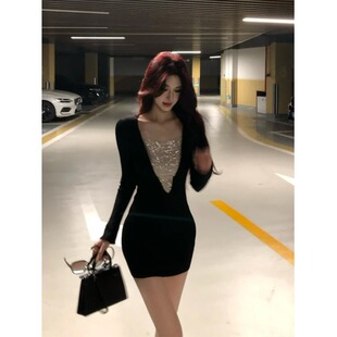 设计感纯欲镶钻性感红色包臀裙女秋冬新款穿搭修身显瘦短款连衣裙