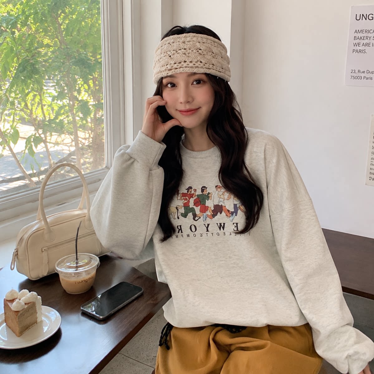 白色圆领宽松卫衣女秋冬小众