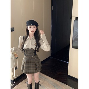 学院风套装女徽章翻领衬衫冬季格纹收腰背带连衣裙两件套