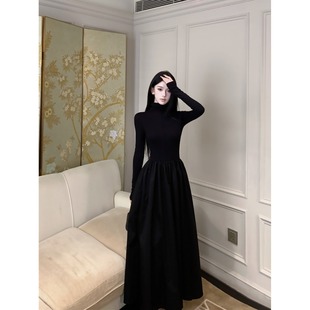 冬季高领黑色法式赫本风连衣裙秋冬女2025新款长袖内搭打底长裙子