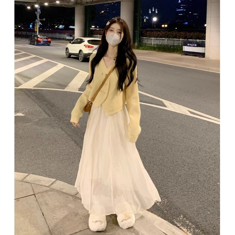 2026年新款茶系穿搭盐系轻熟早秋季女连衣裙子绝美奶fufu两件套装