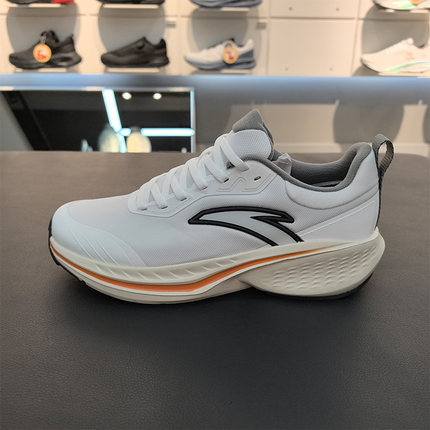 安踏跑步鞋男云途2025秋冬新品革面9运动休闲通勤鞋正品112545519