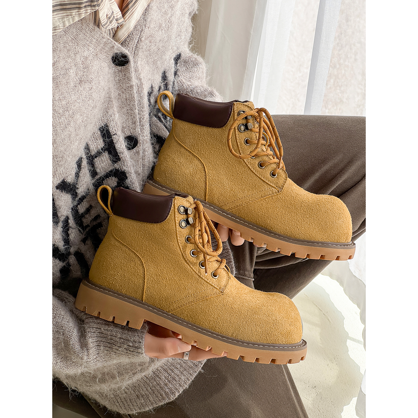 情侣大黄靴男款2025新款冬季英伦中帮大头工装靴子男士高帮马丁靴