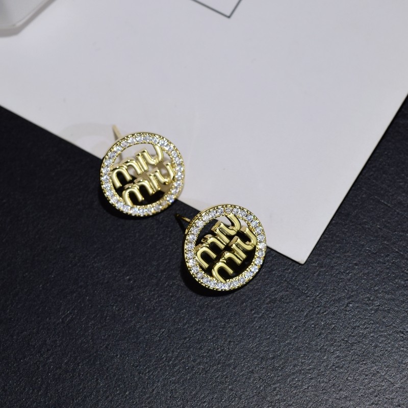 港风圆形字母miu爆款耳钉女轻奢高级感简约气质耳饰设计小众耳环