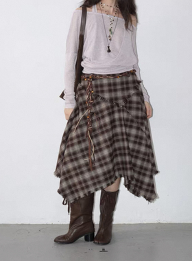 于文文辛芷蕾同款 2025秋冬都市游牧风不规则毛边格纹半身裙
