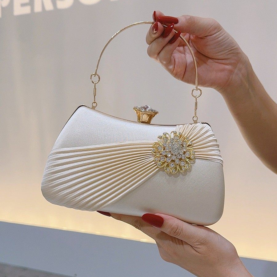 中式缎面褶皱镶钻手拿包女晚宴包礼服宴会手提包配旗袍礼服包晚装,箱包皮具/热销女包/男包,手拿包,淘宝优惠券,粉丝福利购,淘宝优惠卷