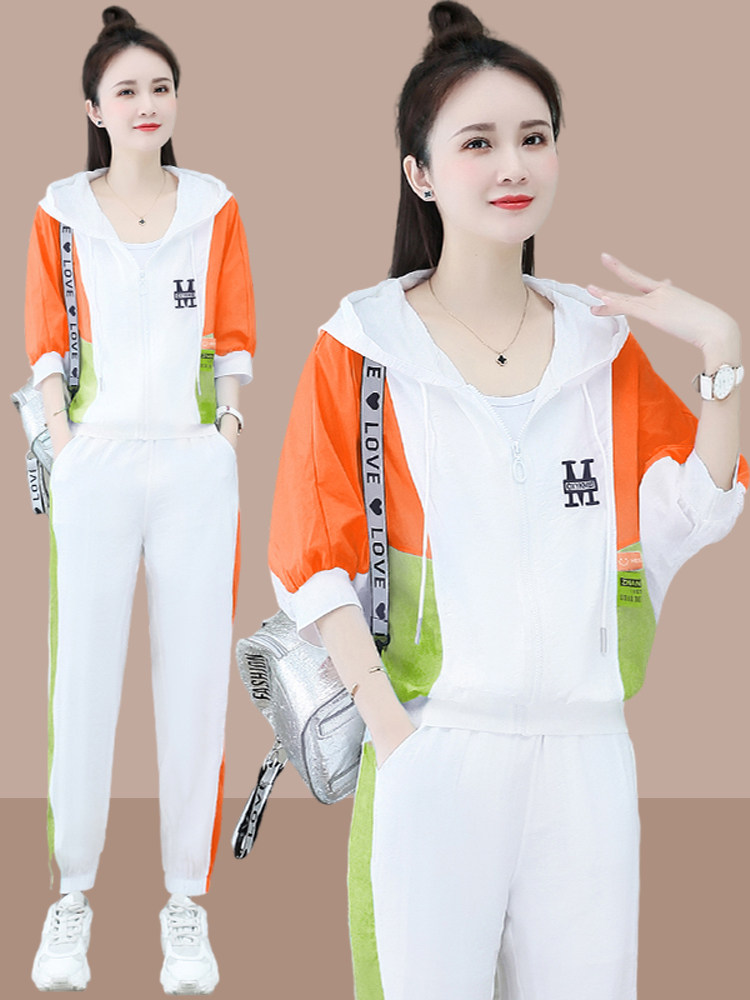 여성 운동복 세트 2024 여름 새로운 캐주얼 패션 투피스 세트 대형 서양식 유행 연령 감소 반팔