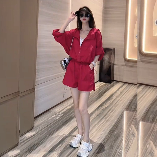 红色外套短裤女运动防晒服套装