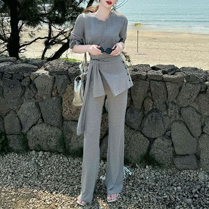 淡人高知穿搭一整套夏装今年流行字母短袖T恤腰封微喇裤三件套装