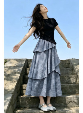 夏日绝美甜美小套装女2026新款黑色圆领短袖t恤格纹半身裙两件套
