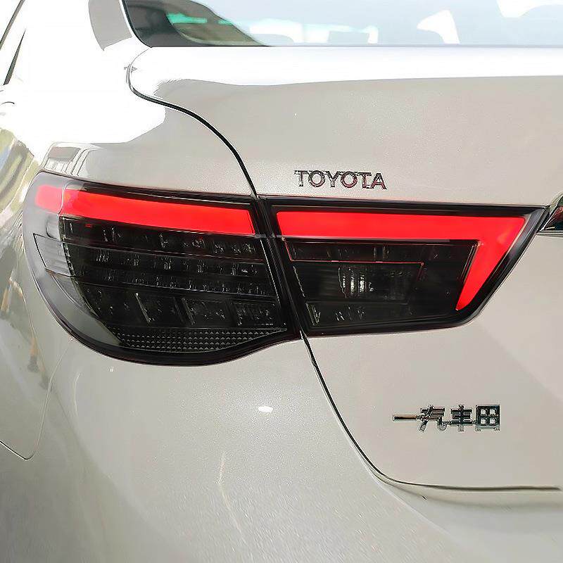 适用于10-17丰田锐志尾灯总成改装奔驰款LED贯穿尾灯跑马流光熏黑