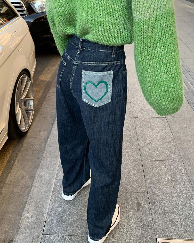 梨形身材穿搭裤子女秋季新款高腰显瘦爱心设计大码宽松直筒牛仔裤