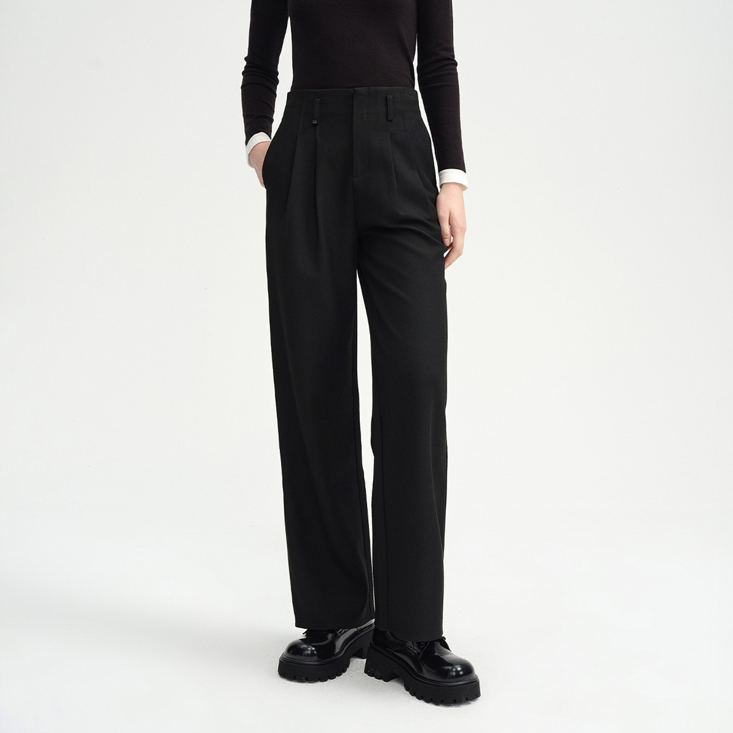 卓凡尼·华伦天奴直筒休闲裤