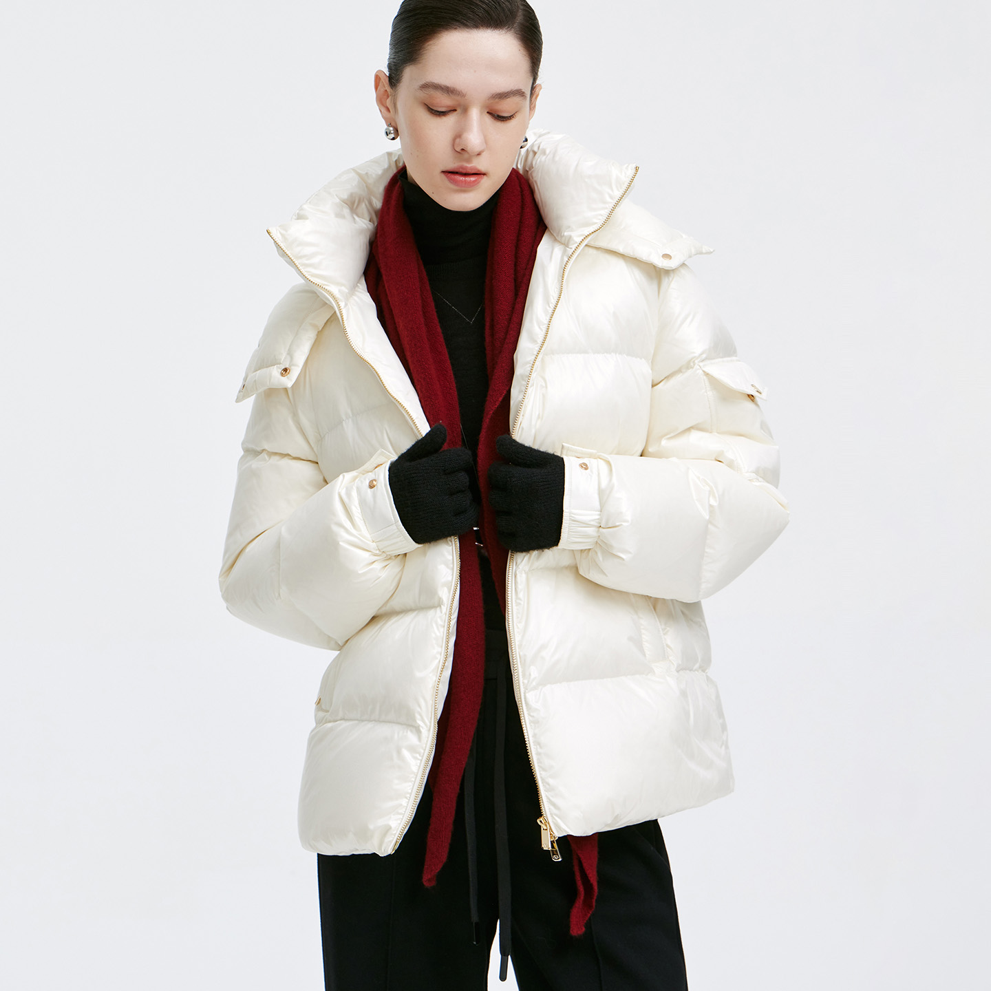 卓凡尼华伦天奴黑色面包羽绒服