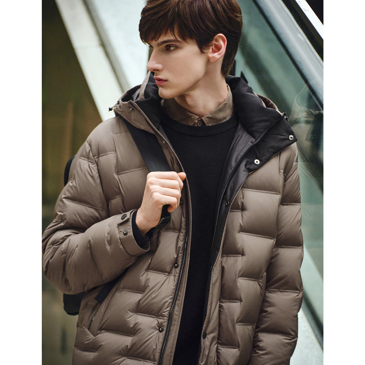 卓凡尼·华伦天奴短款拒水羽绒服